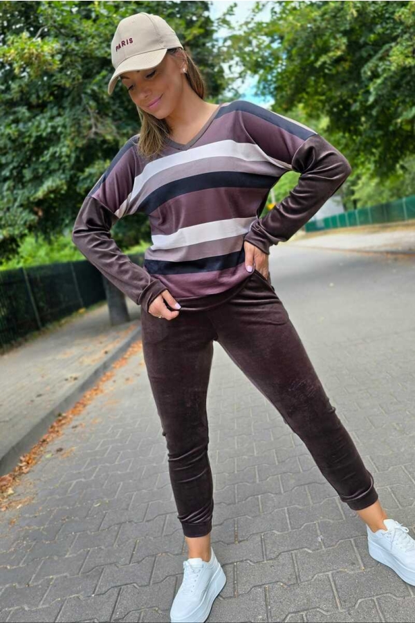 Dres welurowy, dekolt w serek - ciemny brąz