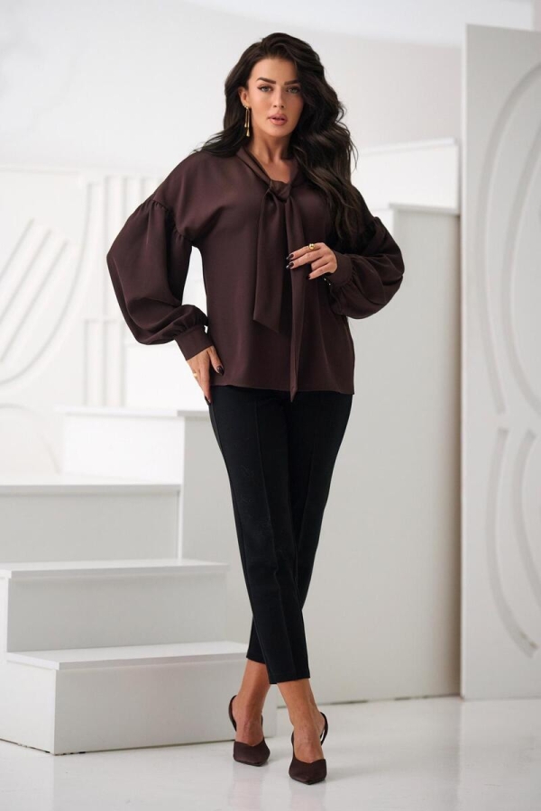 Bluzka damska elegancka wiązana pod szyją POLSKI PRODUCENT - czekolada