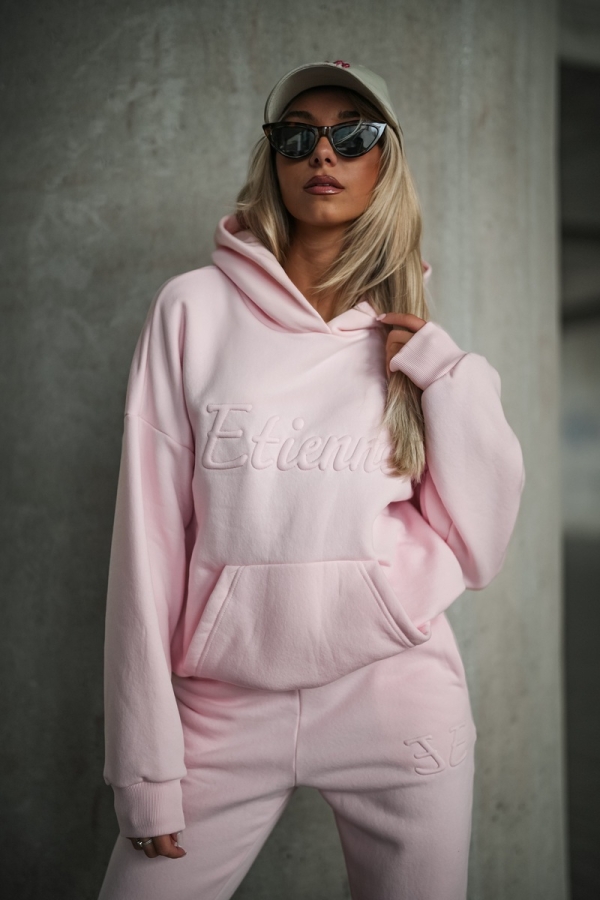 Komplet dresowy damski, Bluza z kapturem i wypukłym haftem Etienne, spodnie ze ściągaczami i haftowanym monogramem.