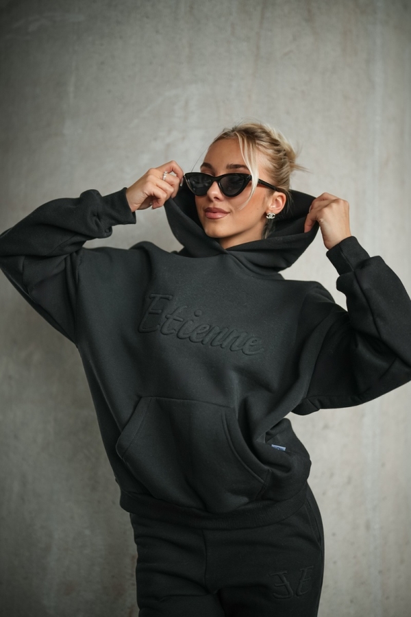 Komplet dresowy damski, Bluza z kapturem i wypukłym haftem Etienne, spodnie ze ściągaczami i haftowanym monogramem.